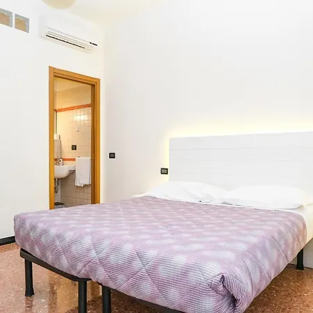 Casa de hóspedes Lia 3 *